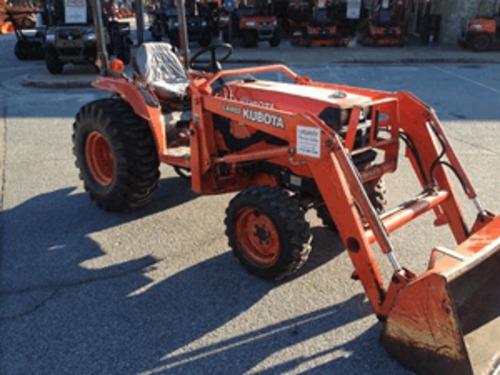 Product picture Kubota B2710 B2910 B7800 Tractor Operator Manual